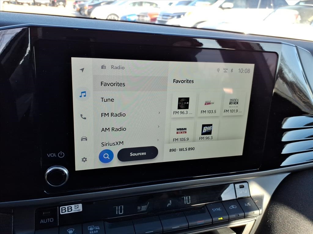 Toyota Camry Hybrid LE 2025