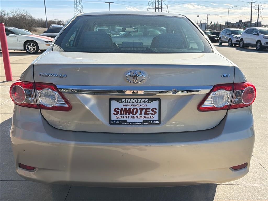 Toyota Corolla LE 4-Speed AT 2011