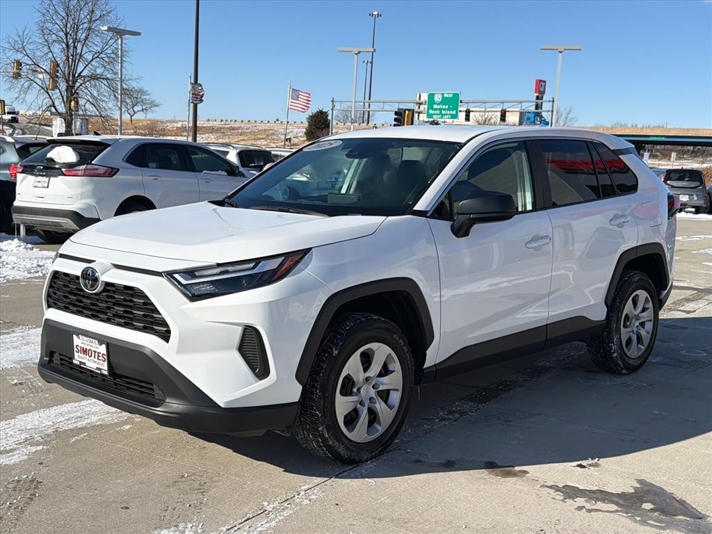Toyota RAV4 LE 2025