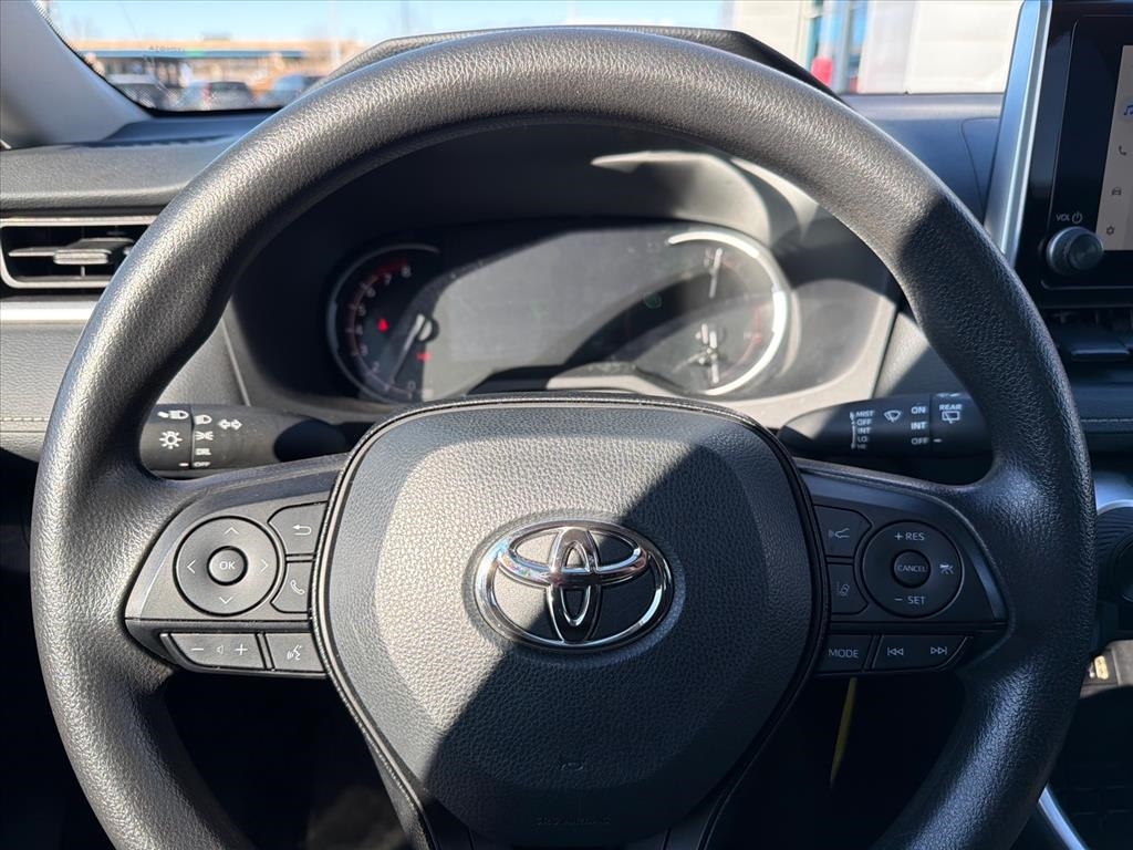 Toyota RAV4 LE 2025