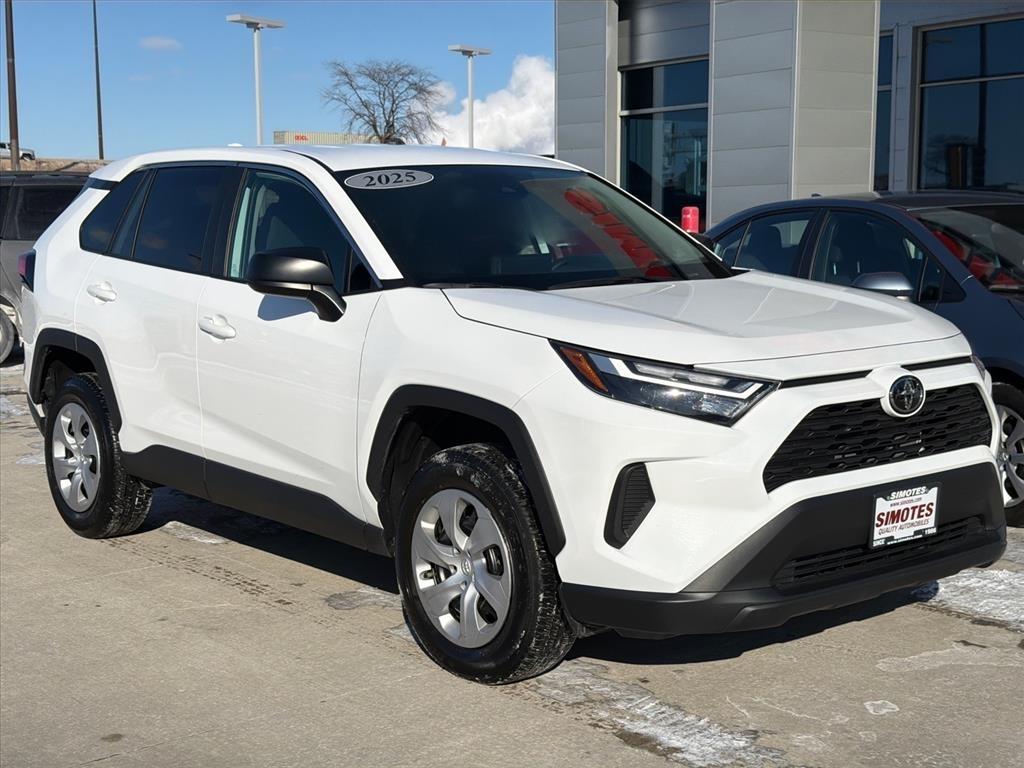 Toyota RAV4 LE 2025