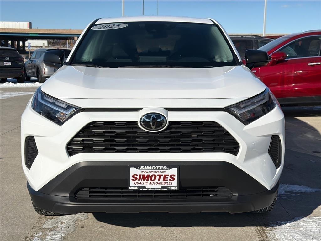 Toyota RAV4 LE 2025