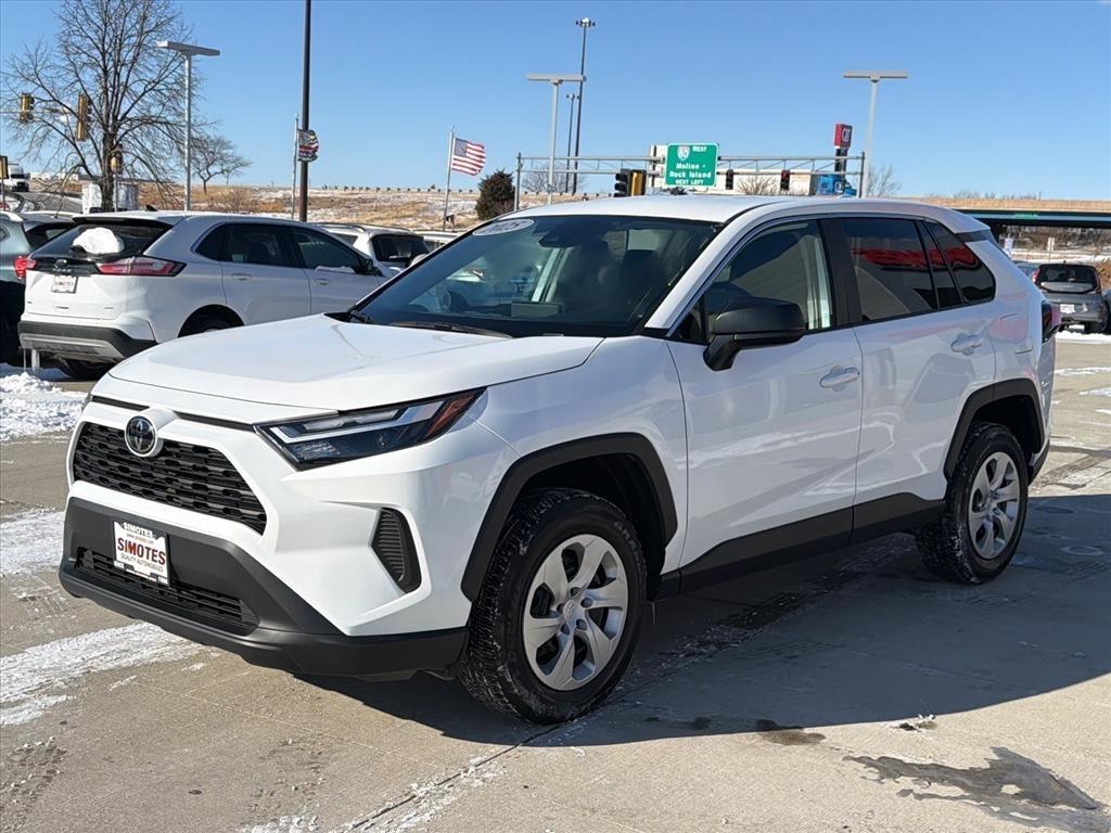 Toyota RAV4 LE 2025