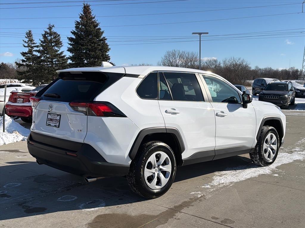 Toyota RAV4 LE 2025