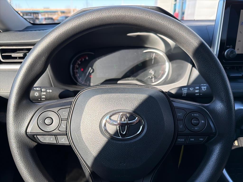 Toyota RAV4 LE 2025