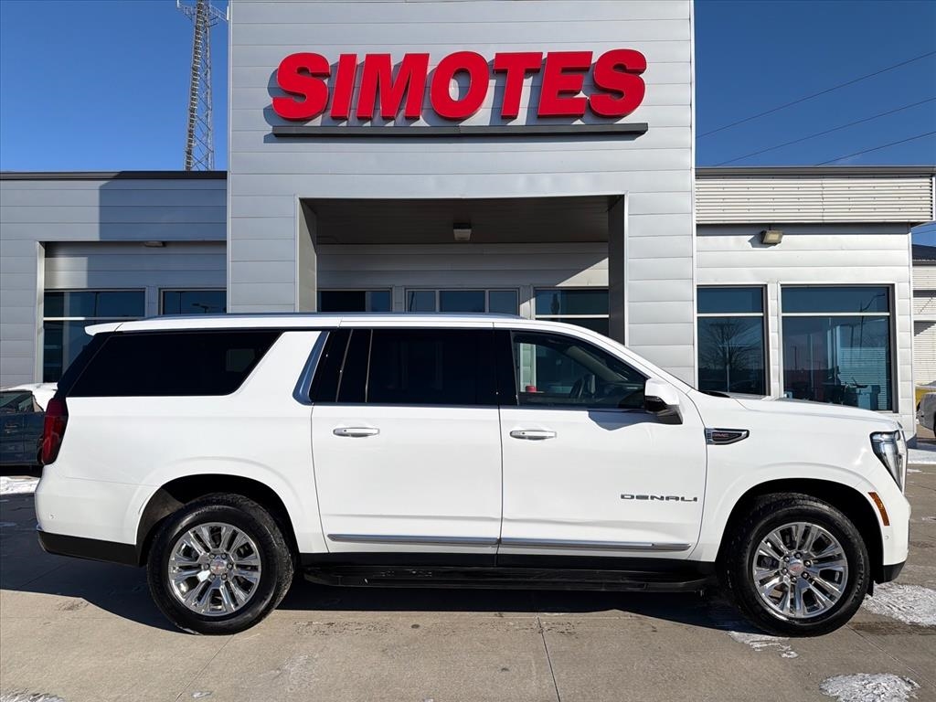 2025 GMC Yukon XL Denali 4WD