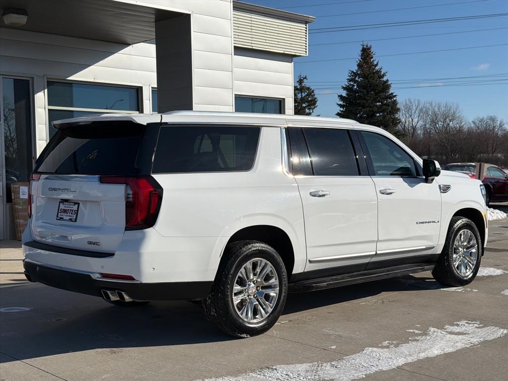 GMC Yukon XL Denali 4WD 2025