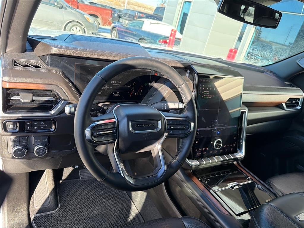 GMC Yukon XL Denali 4WD 2025