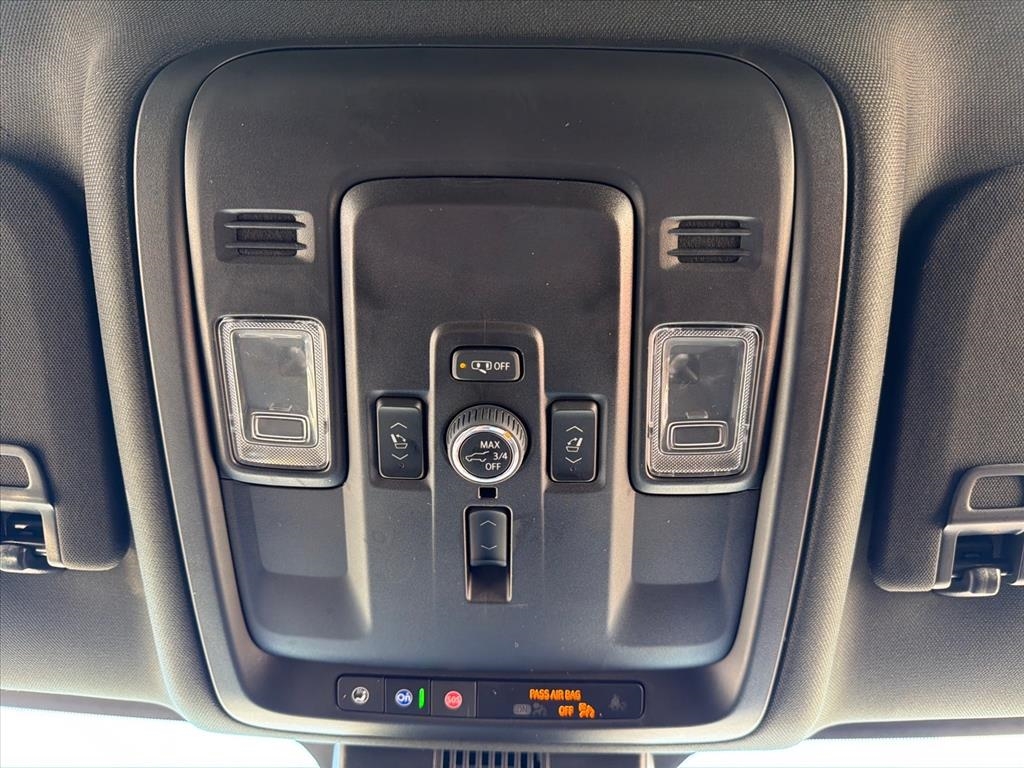 GMC Yukon XL Denali 4WD 2025