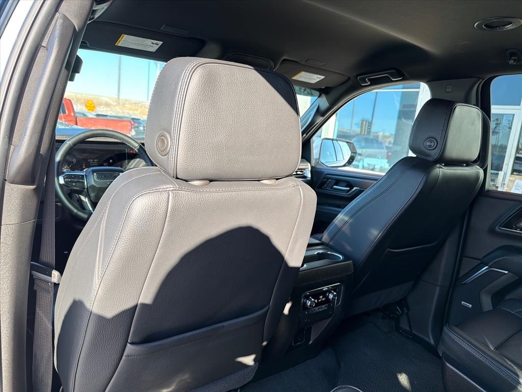 GMC Yukon XL Denali 4WD 2025