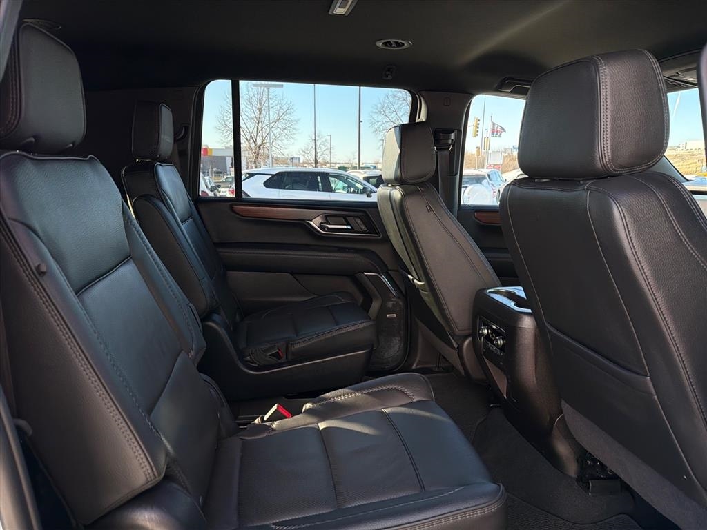 GMC Yukon XL Denali 4WD 2025