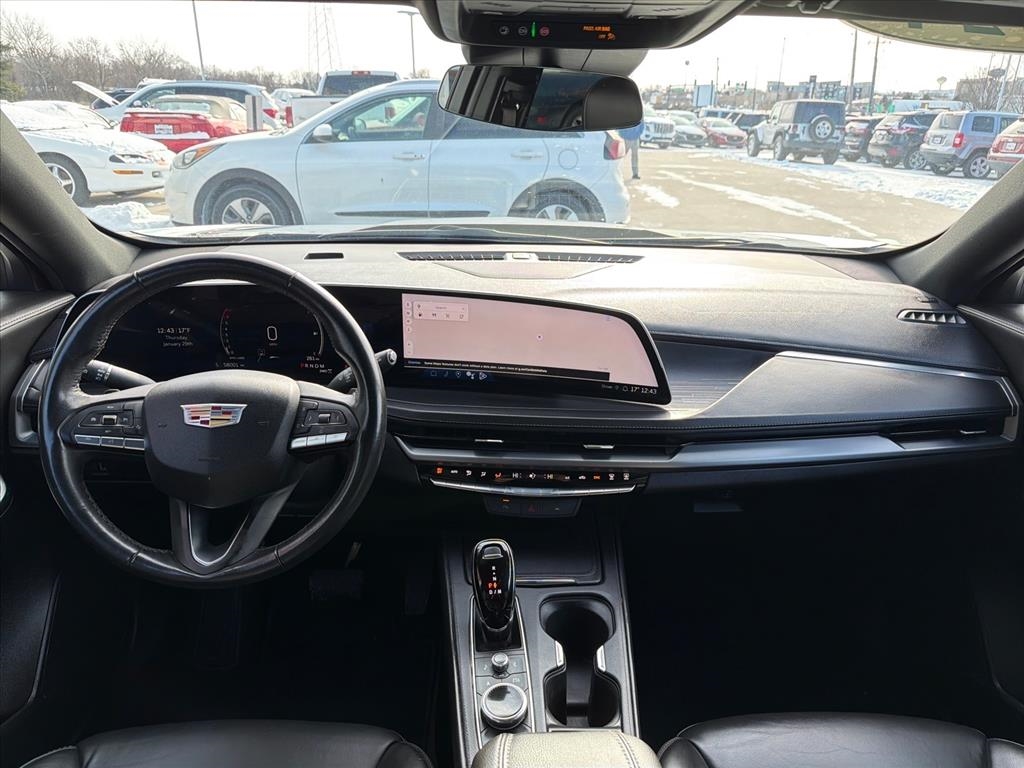 Cadillac XT4 Premium Luxury AWD 2024