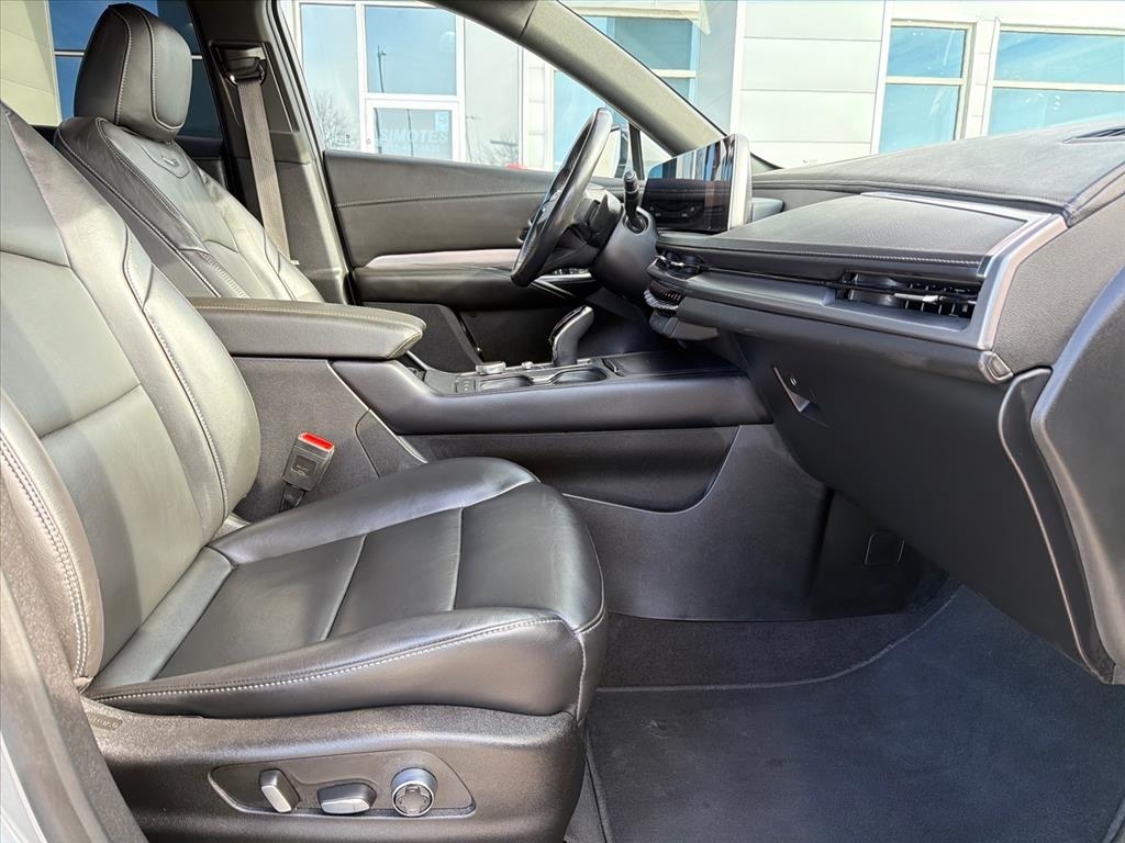 Cadillac XT4 Premium Luxury AWD 2024