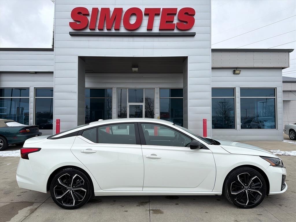 2025 Nissan Altima 2.5 SR