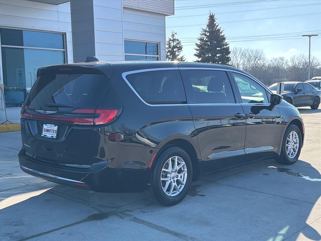 Chrysler Pacifica Touring L 2024