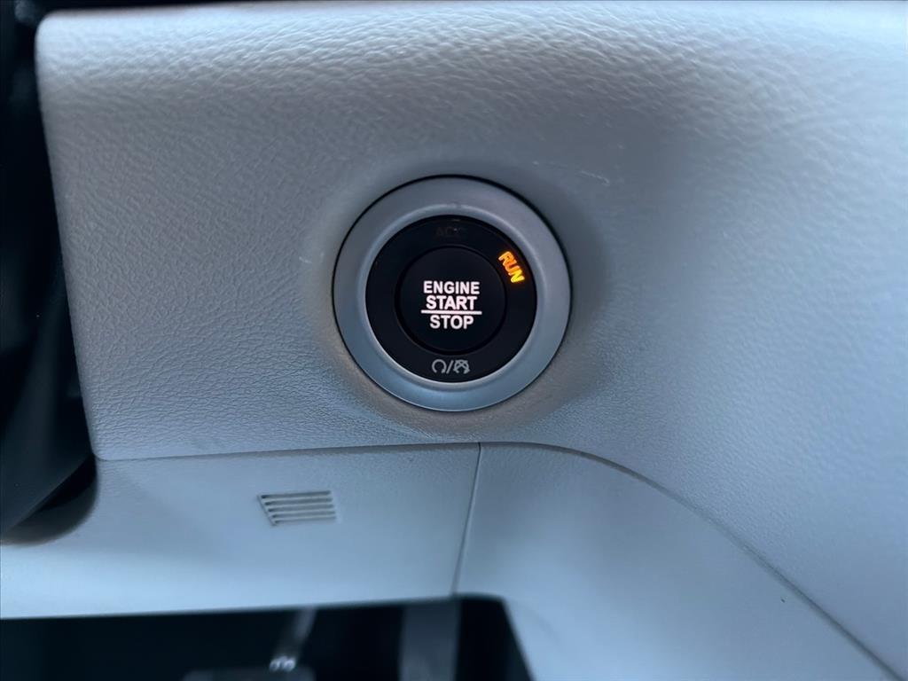 Chrysler Pacifica Touring L 2024