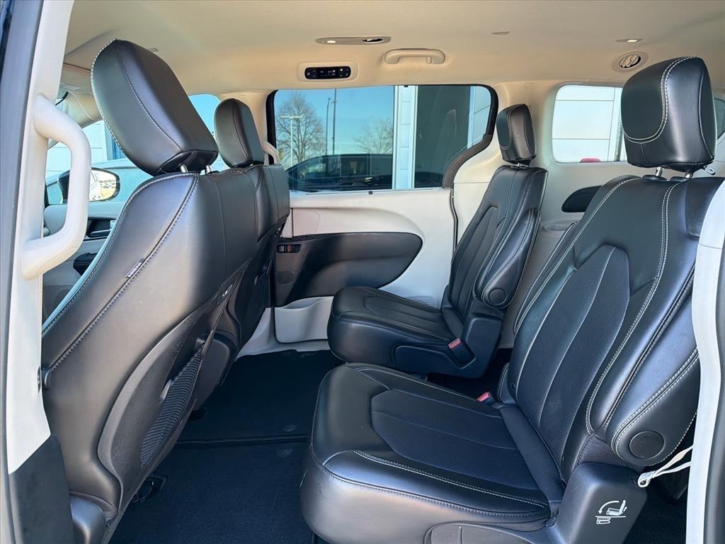 Chrysler Pacifica Touring L 2024