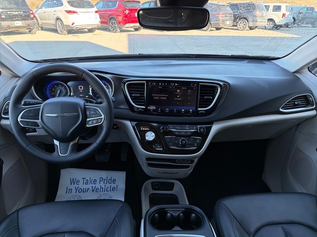 Chrysler Pacifica Touring L 2024