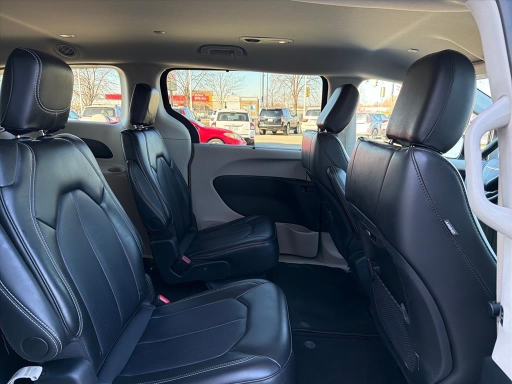 Chrysler Pacifica Touring L 2024