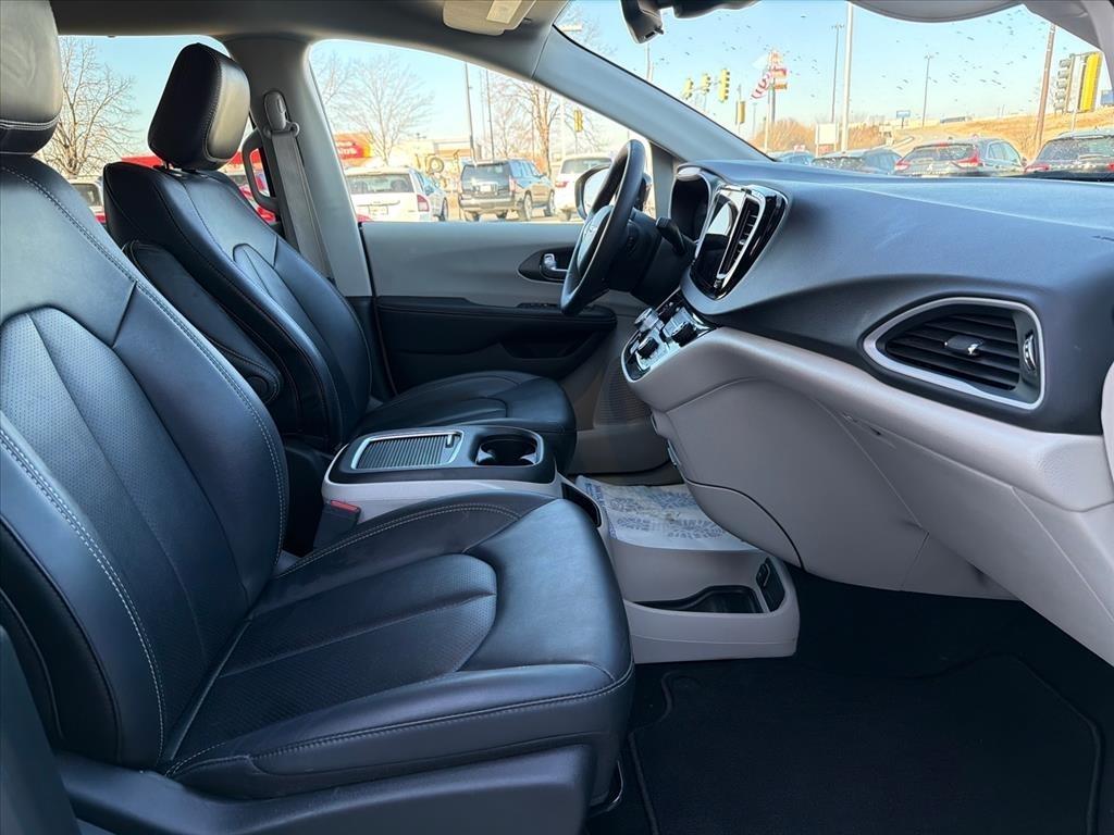 Chrysler Pacifica Touring L 2024