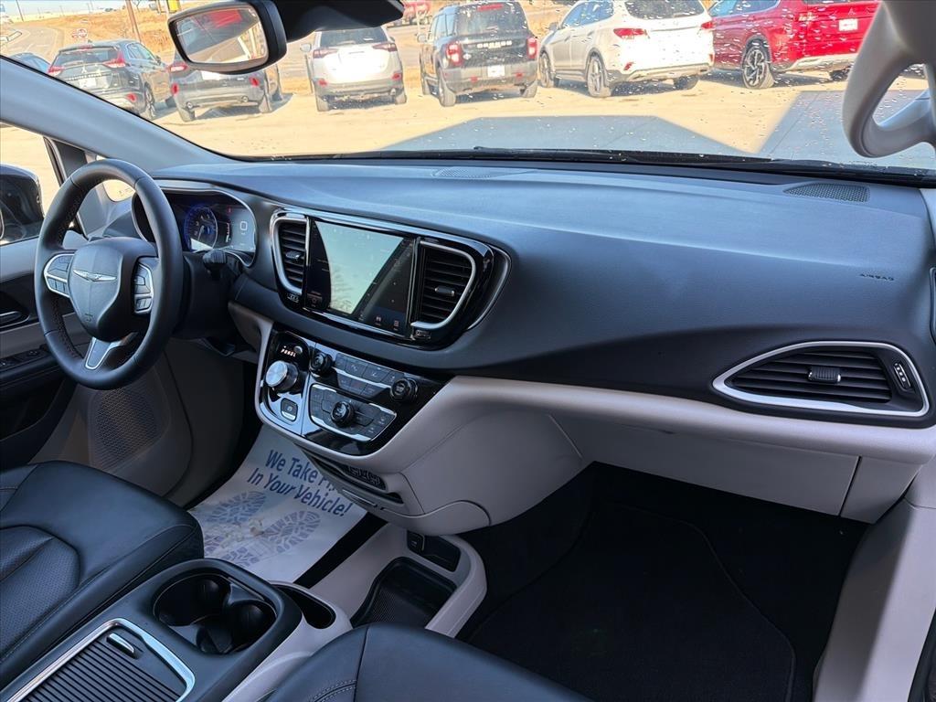 Chrysler Pacifica Touring L 2024