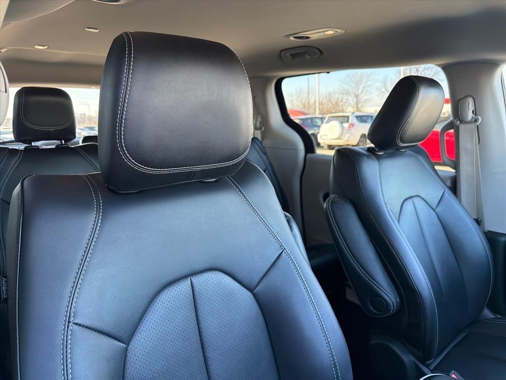 Chrysler Pacifica Touring L 2024