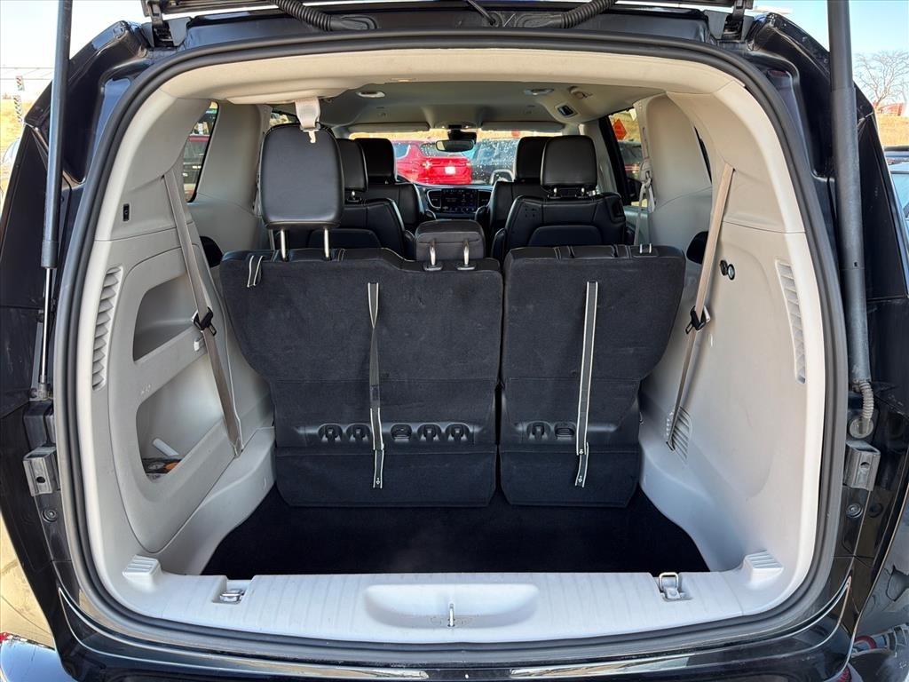 Chrysler Pacifica Touring L 2024