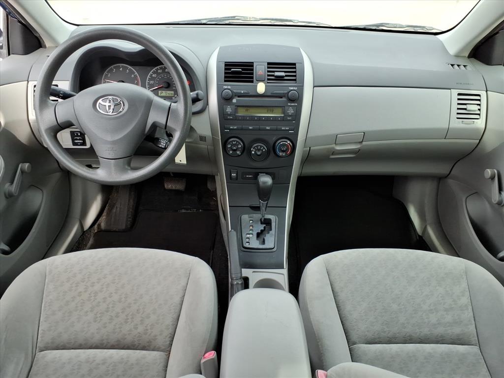 Toyota Corolla Base 4-Speed AT 2009