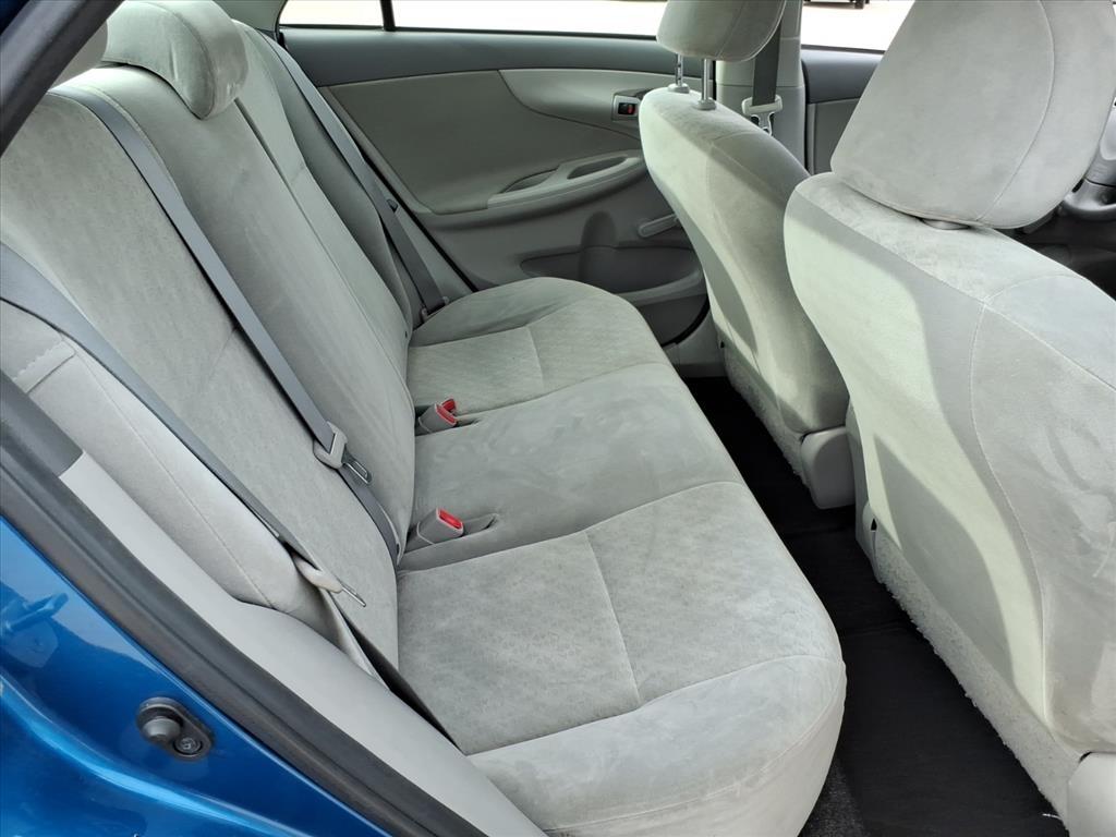 Toyota Corolla Base 4-Speed AT 2009