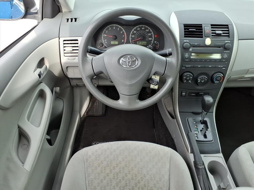 Toyota Corolla Base 4-Speed AT 2009