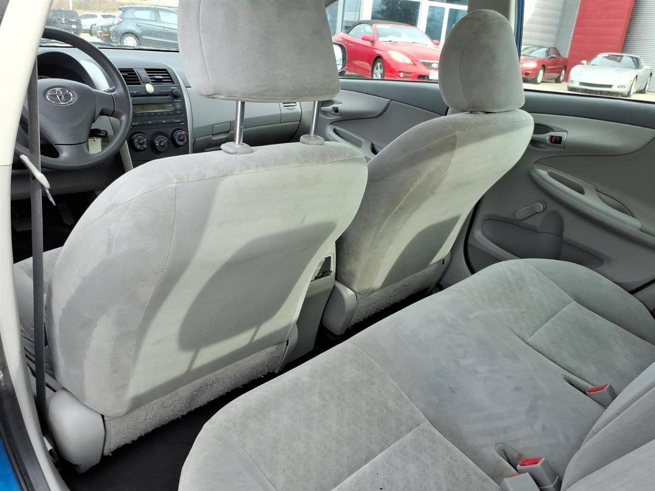 Toyota Corolla Base 4-Speed AT 2009