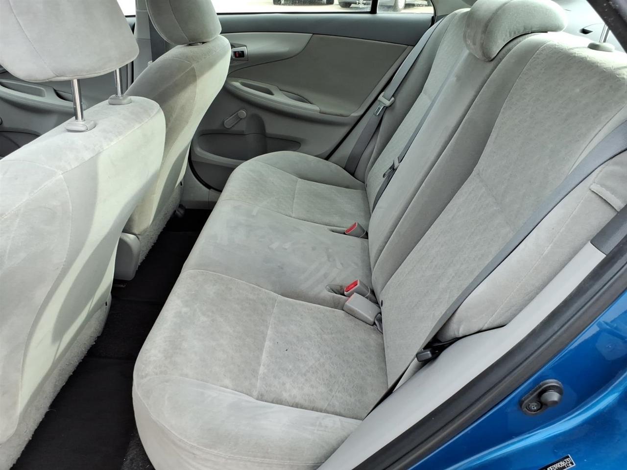 Toyota Corolla Base 4-Speed AT 2009