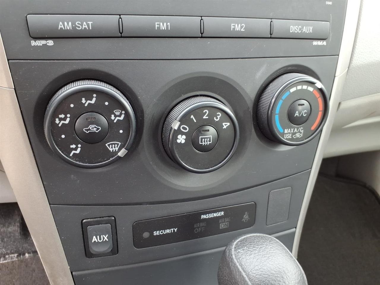 Toyota Corolla Base 4-Speed AT 2009