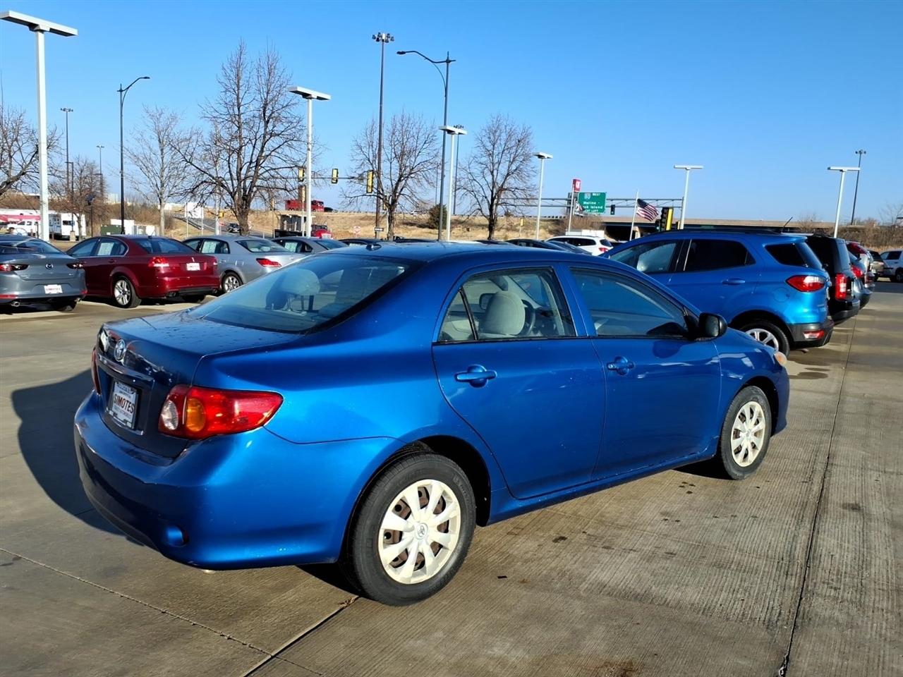 Toyota Corolla Base 4-Speed AT 2009