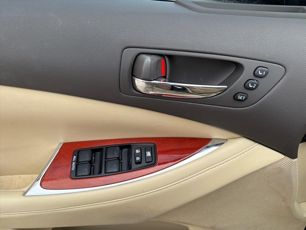 Lexus ES 350 Sedan 2012