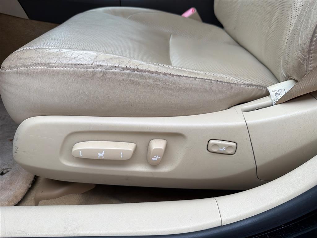 Lexus ES 350 Sedan 2012