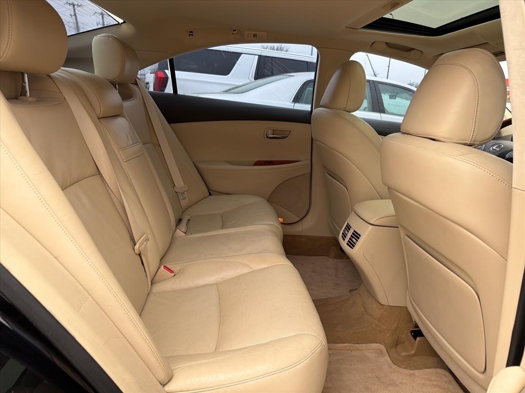 Lexus ES 350 Sedan 2012