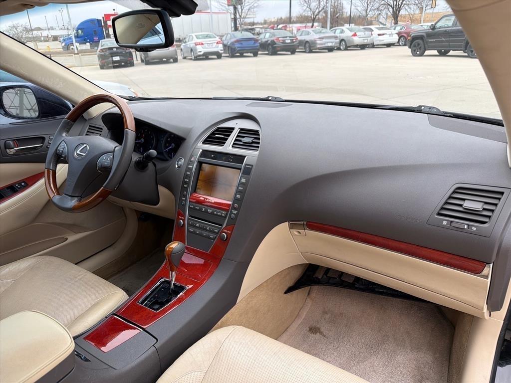 Lexus ES 350 Sedan 2012