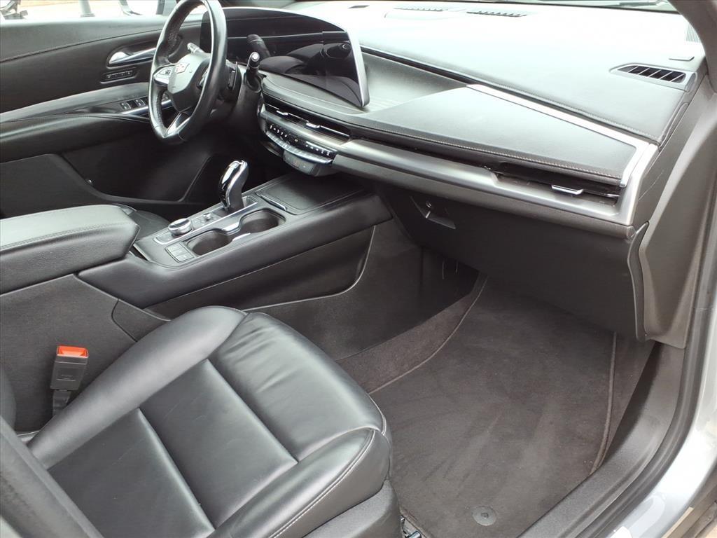 Cadillac XT4 Premium Luxury AWD 2024