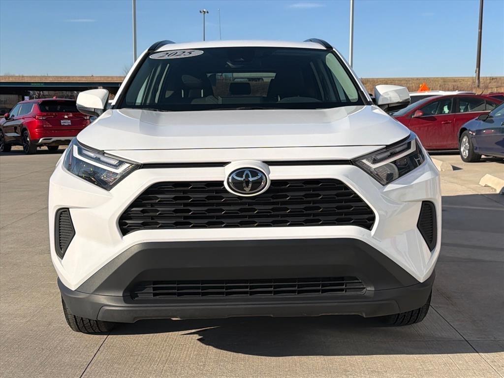 Toyota RAV4 Hybrid XLE 2025