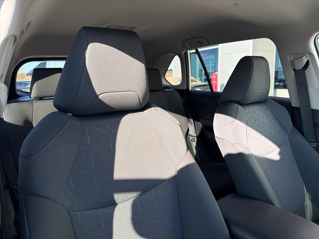 Toyota RAV4 Hybrid XLE 2025