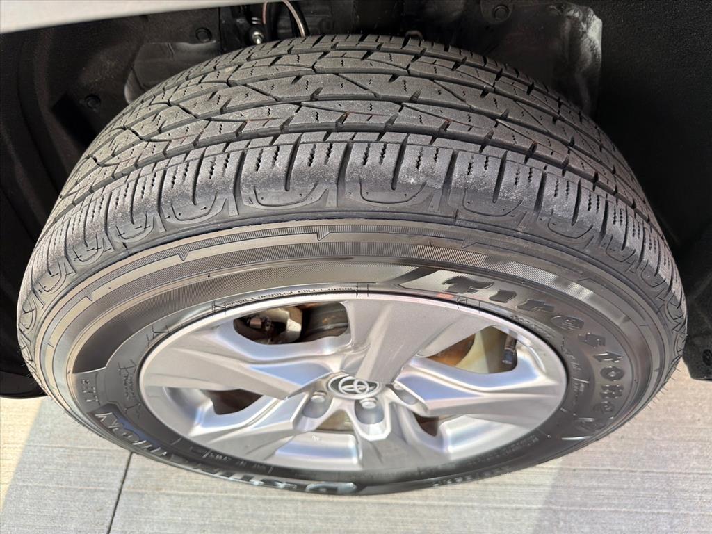 Toyota RAV4 Hybrid XLE 2025