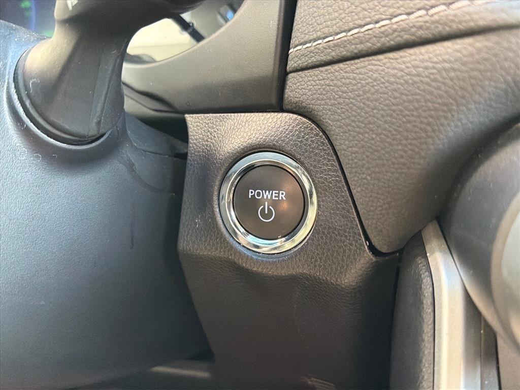 Toyota RAV4 Hybrid XLE 2025