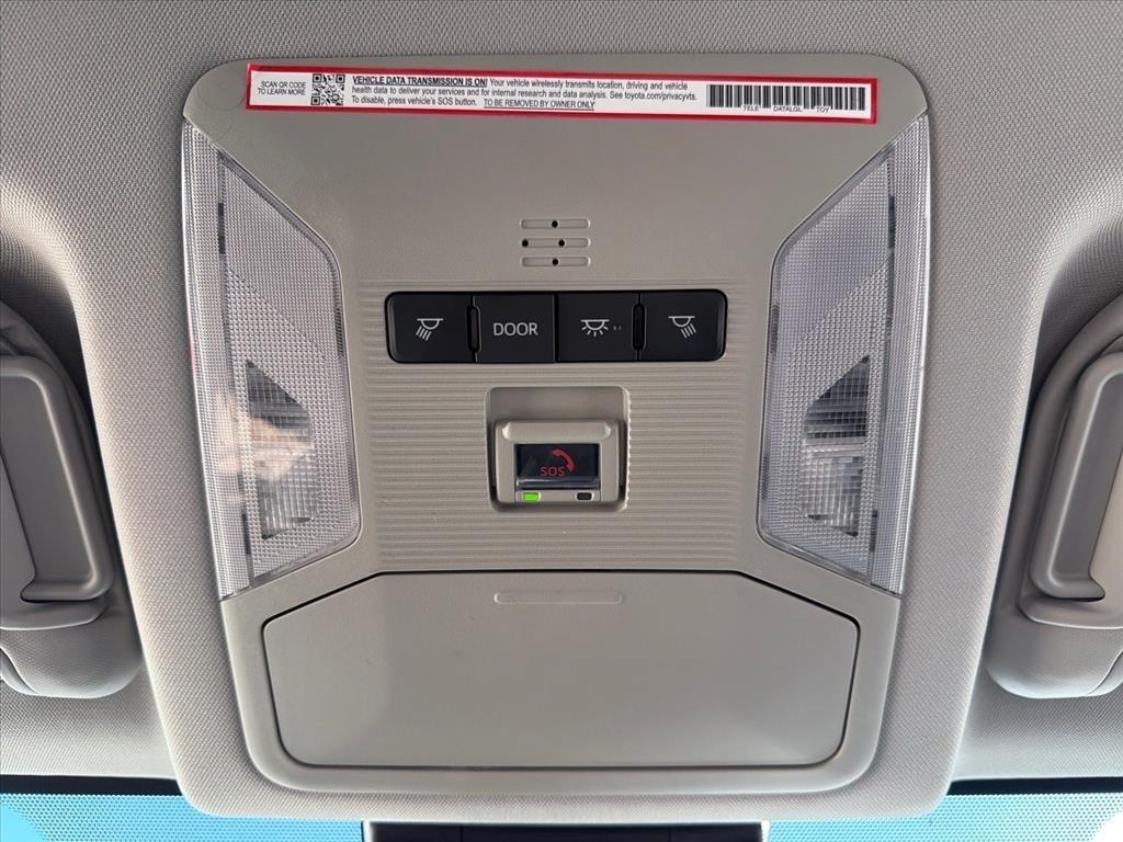 Toyota RAV4 Hybrid XLE 2025