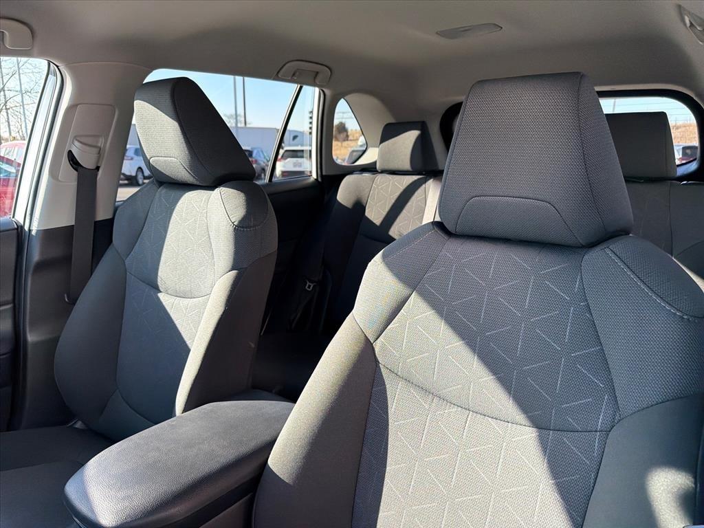 Toyota RAV4 Hybrid XLE 2025