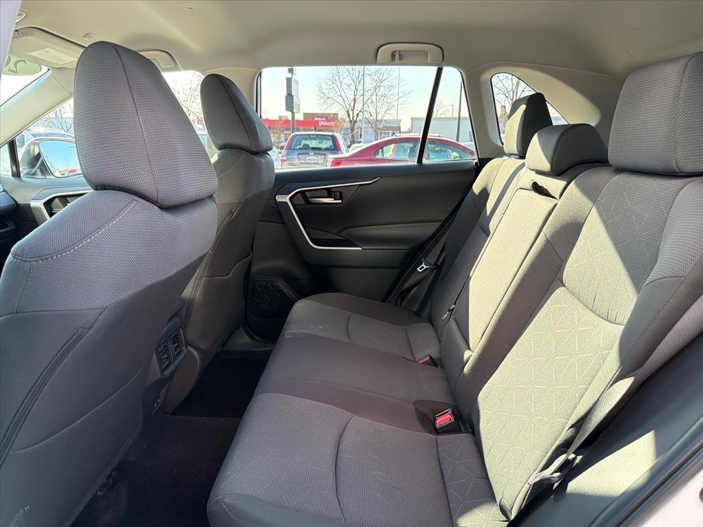 Toyota RAV4 Hybrid XLE 2025