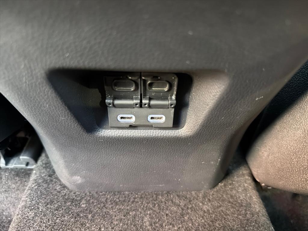 Toyota RAV4 Hybrid XLE 2025