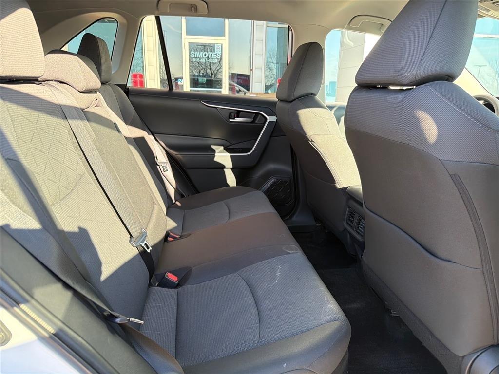 Toyota RAV4 Hybrid XLE 2025