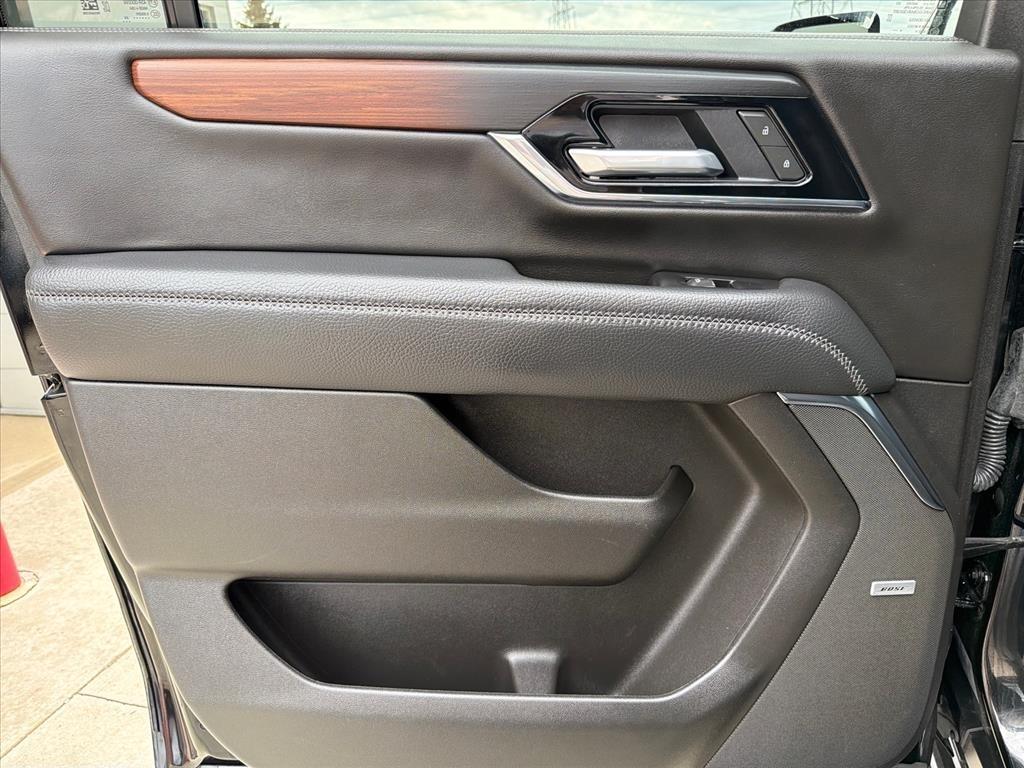 GMC Yukon XL Denali 4WD 2025