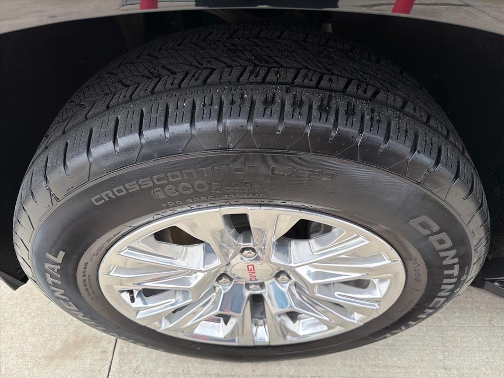 GMC Yukon XL Denali 4WD 2025